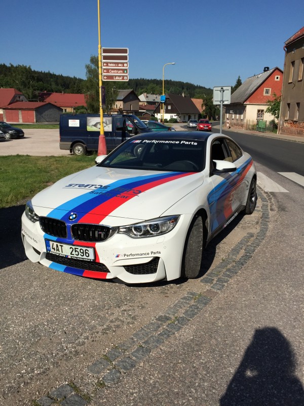 bmw m4 001.jpg