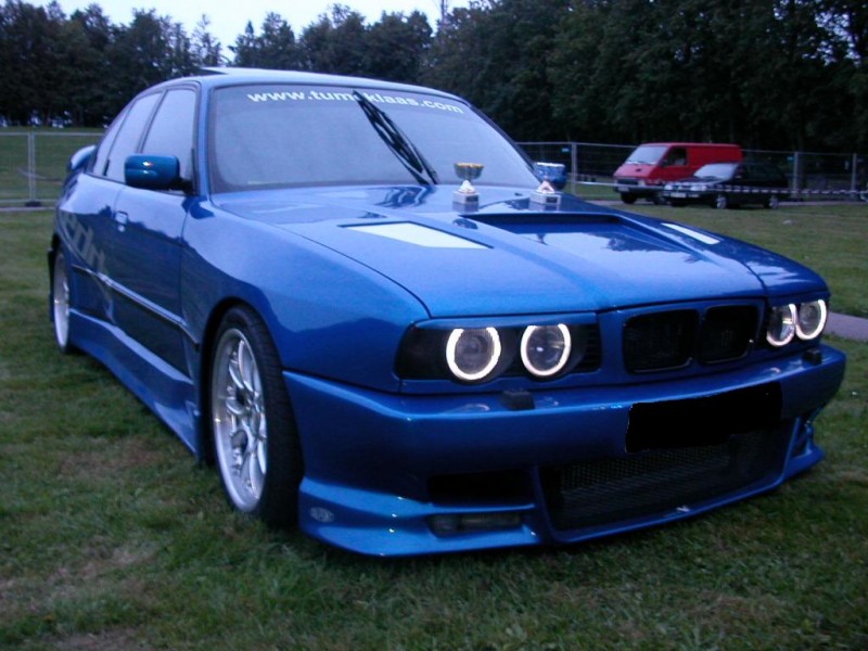 auto_kaetud.JPG