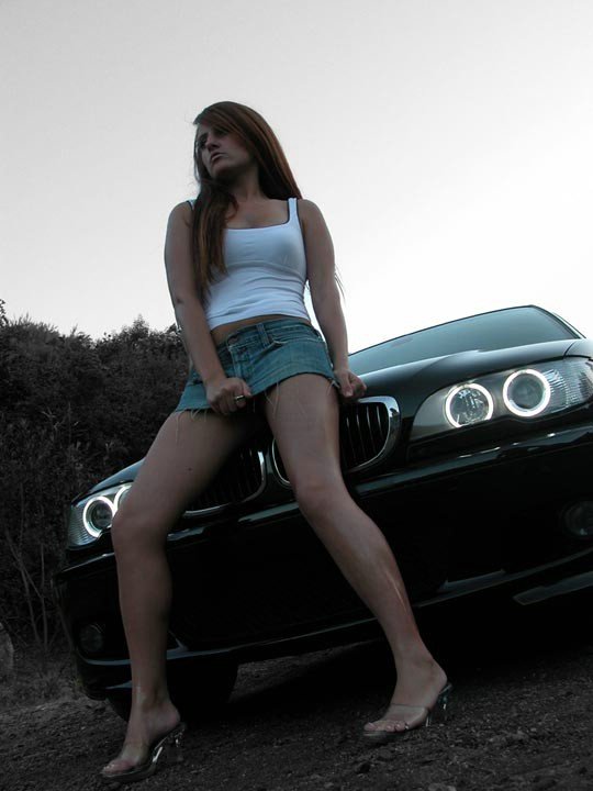 1168689209_bmw_girls_11.jpg