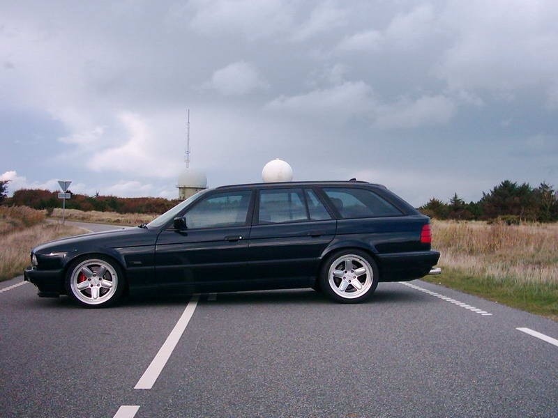 BMW_e34_34.jpg