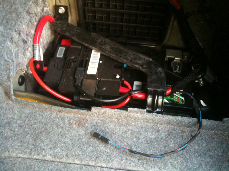BMWe90_battery.jpg