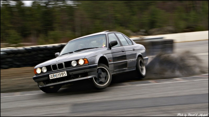 Going_at_it_hard___BMW_by_DanielHovdahl2.jpg