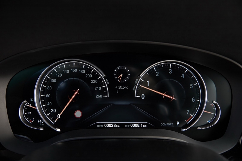 BMW_5_2017_G30_nove_oficialni_vse_060_800_600.jpg