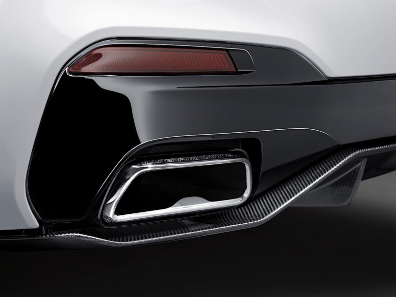 2017-bmw-5-series-g30-is-gifted-with-m-performance-accessories_3.jpg
