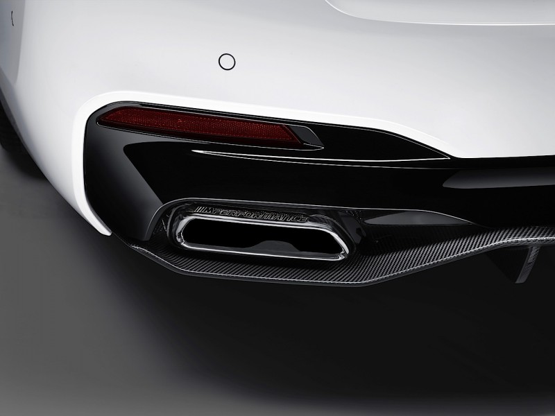 2017-bmw-5-series-g30-is-gifted-with-m-performance-accessories_4.jpg