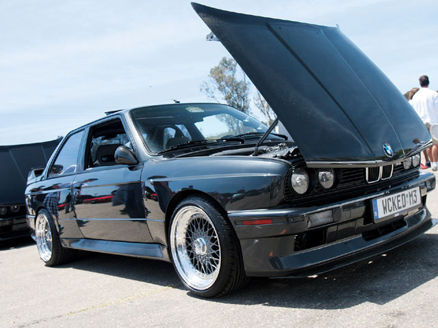 eurp_0708_13_z+bimmerfest+1990_bmw_m3.jpg