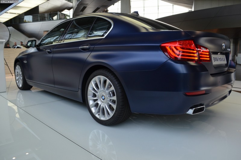 BMW-5er-F10-LCI-Individual-Frozen-Dark-Blue-550i-matt-blau-06.jpg