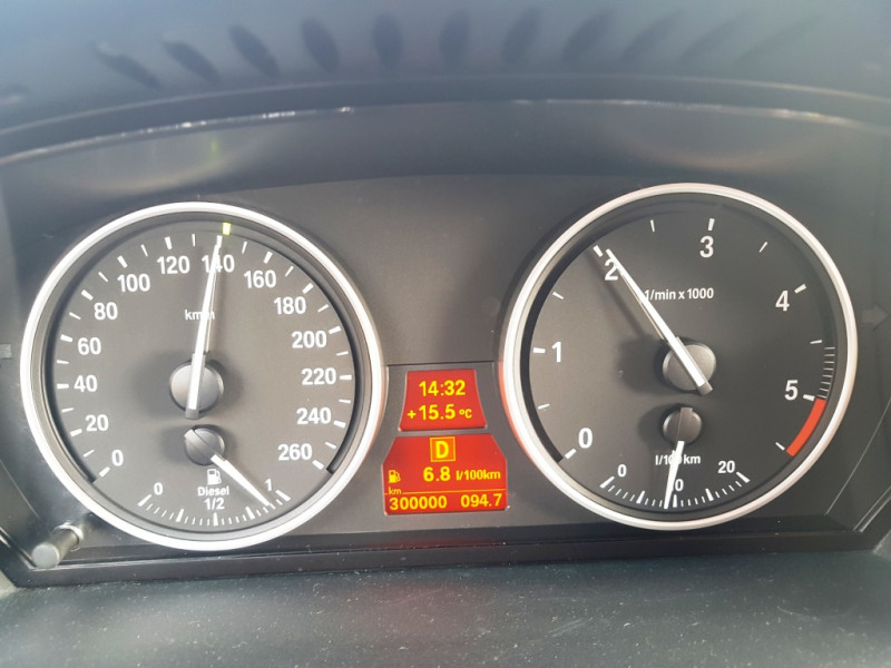 300tis km.jpg