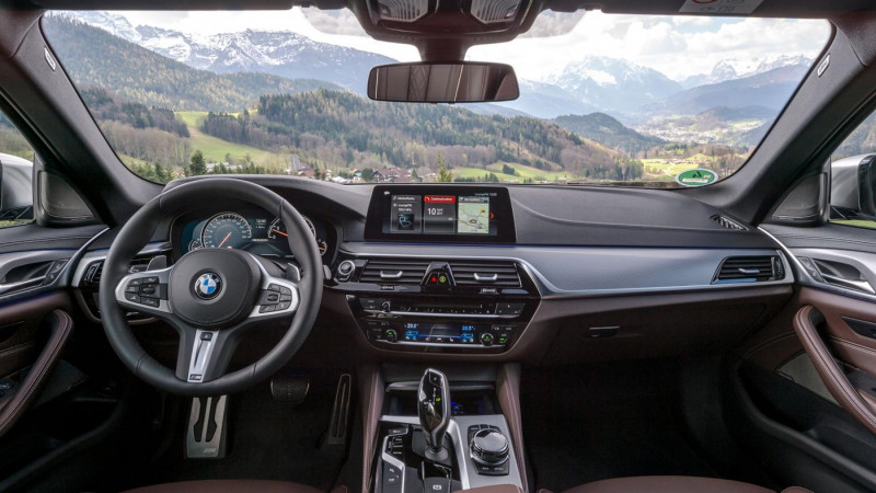 bmw_m550i_xdrive_48.jpg