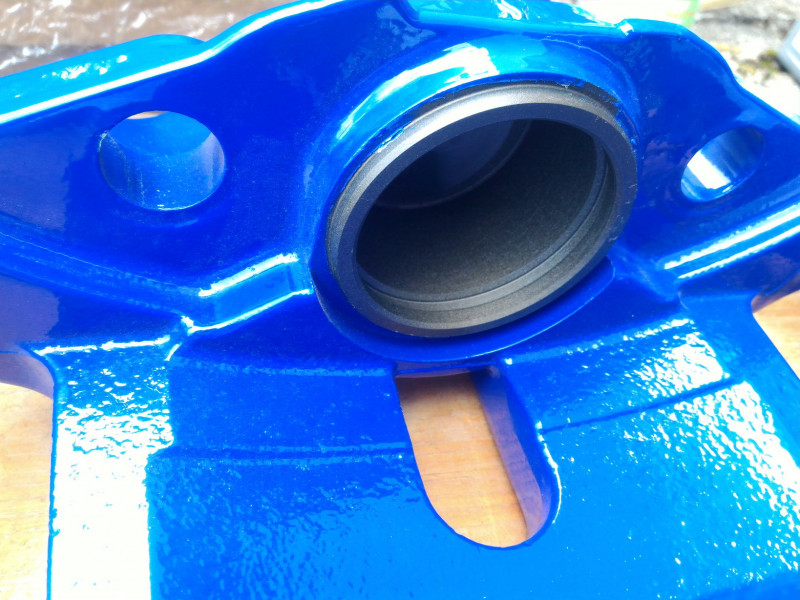 bmw f11 535 brake calipers blue.jpg