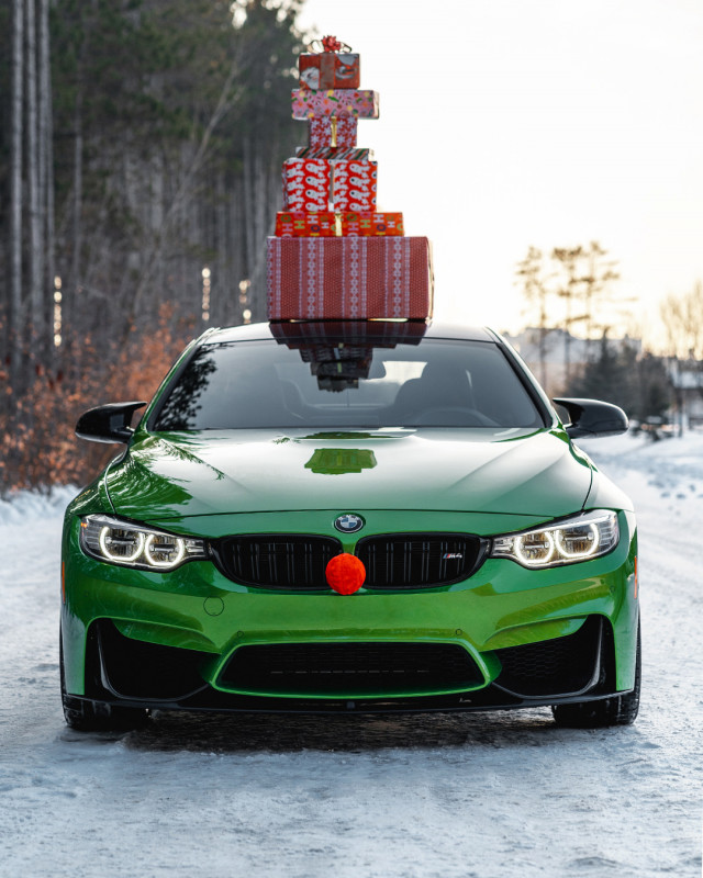 BMW M4 Christmas.jpg