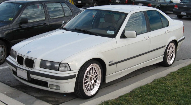 BMW-E36-sedan_ups kopie.jpg
