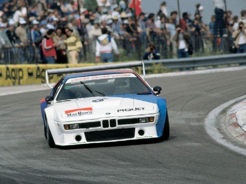 bmw_m1_06.jpg