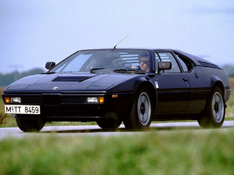 bmw_m1_07.jpg