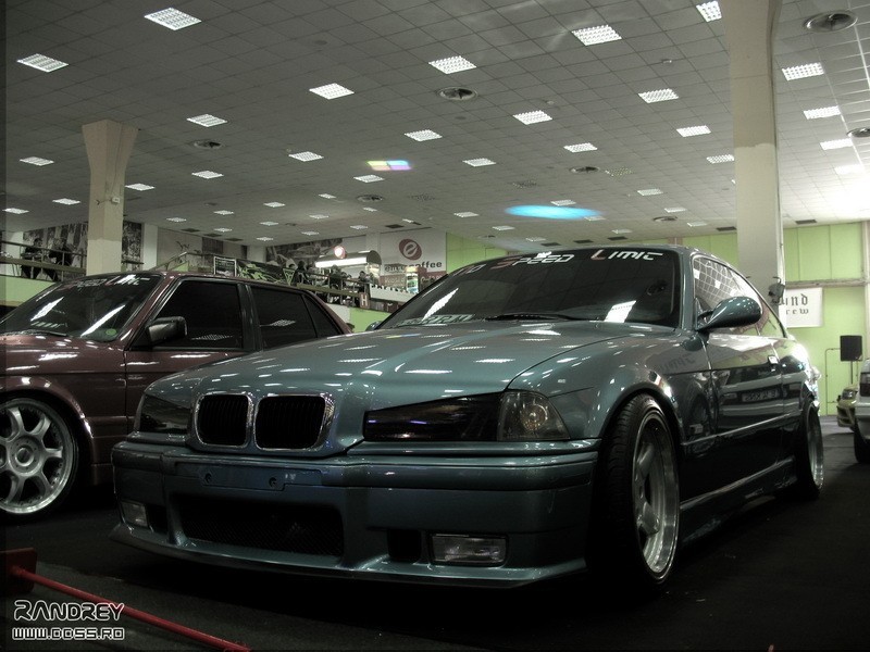 e36 vs e46.jpg