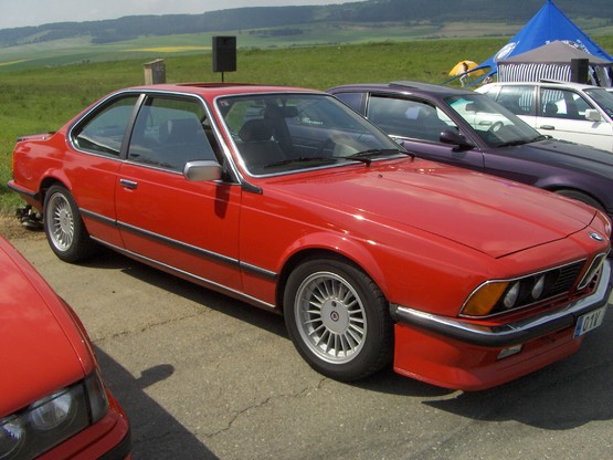E30 červena.jpg