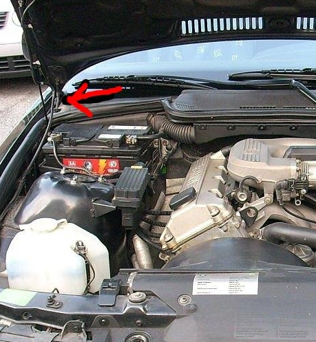 Bmw_316_e36_engine_bay-1.jpg