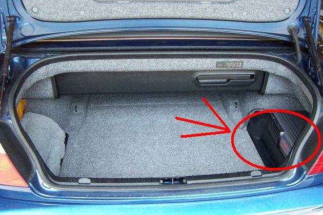 trunk_w_changer.JPG
