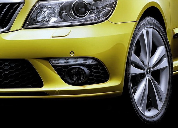 2009-Skoda-Octavia-RS-5 DRL.jpg