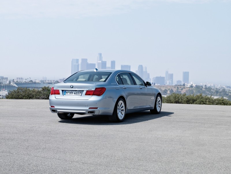 bmw-7-series-hybrid-4.jpg (614.13 KiB) 697 zobrazení bmw-7-series-hybrid-4.jpg