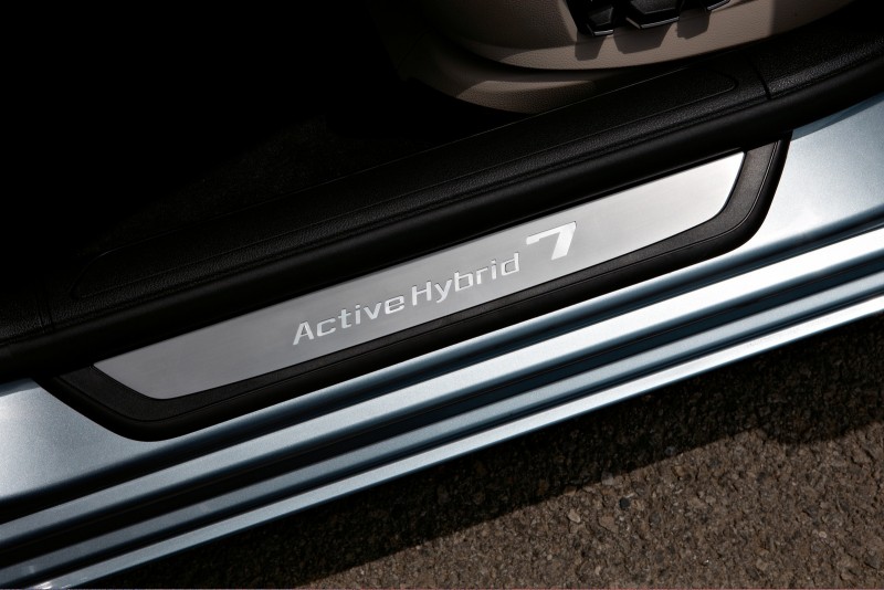 bmw-7-series-hybrid-10.jpg (496.33 KiB) 697 zobrazení bmw-7-series-hybrid-10.jpg