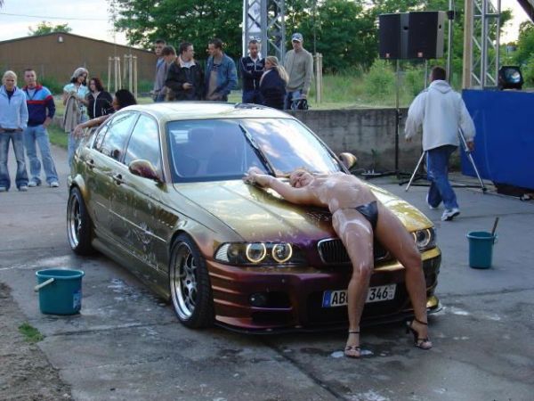 normal_bmw_babes_4.JPG