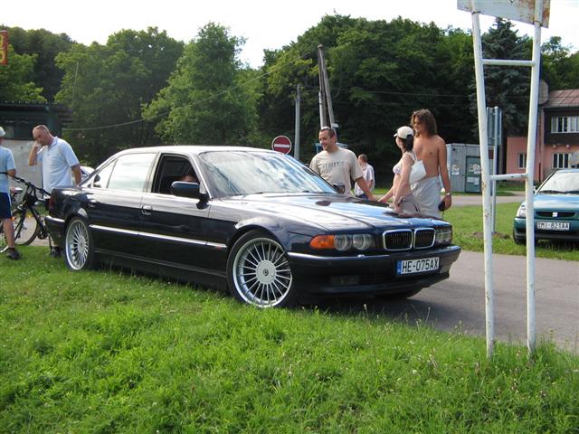 BMW7.jpg