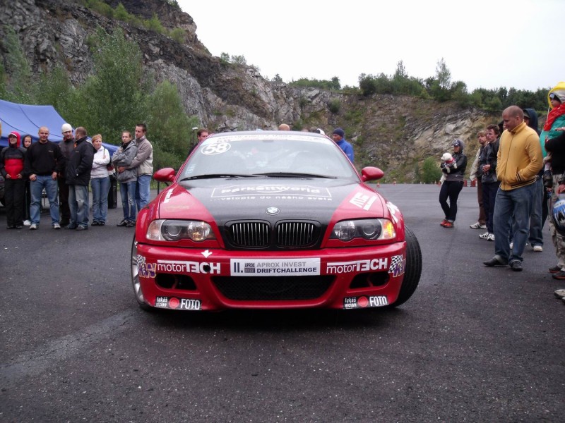 M3cervena.JPG