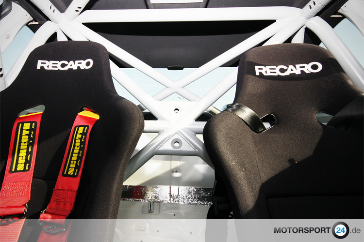 135imotorsport_04.jpg