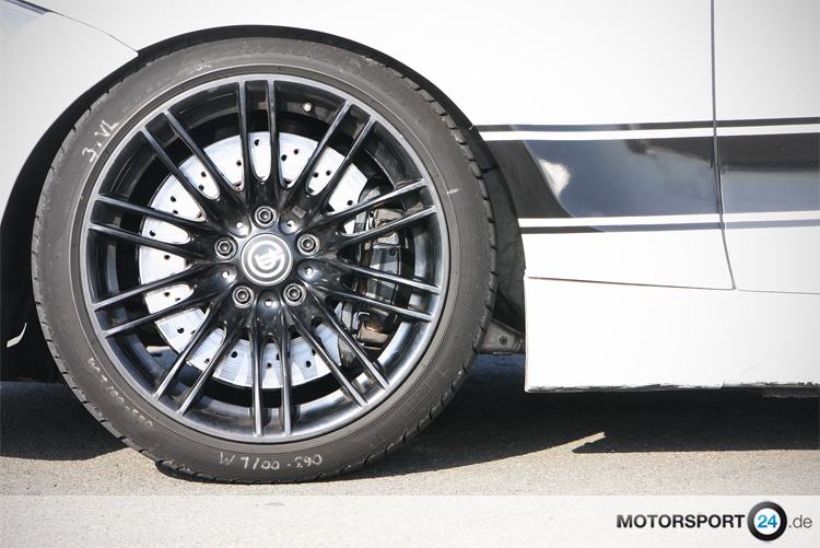 135imotorsport_07.jpg