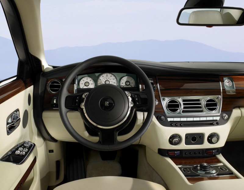 Rolls-Royce-Ghost-photosi-10.jpg