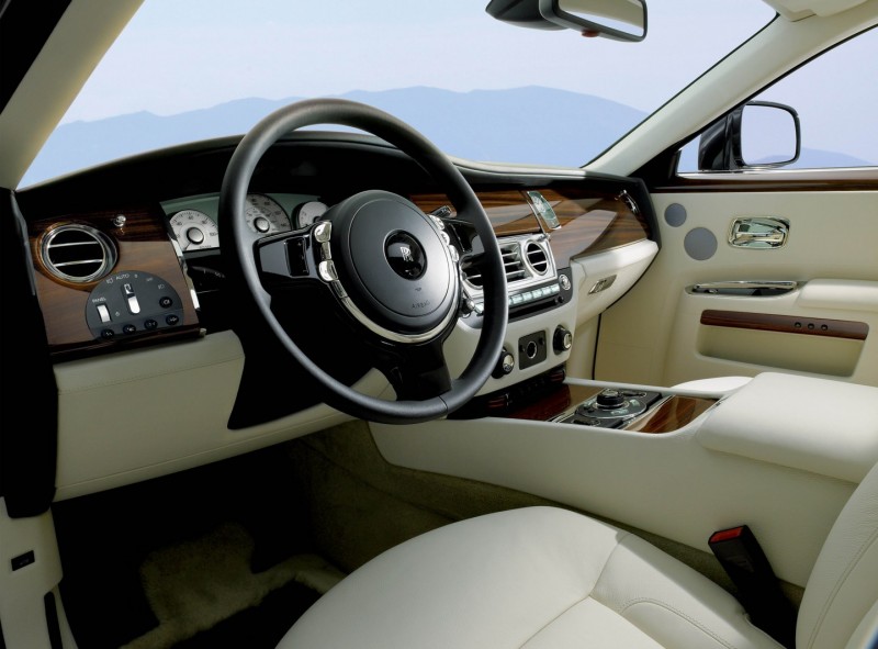 Rolls-Royce-Ghost-photosi-12.jpg