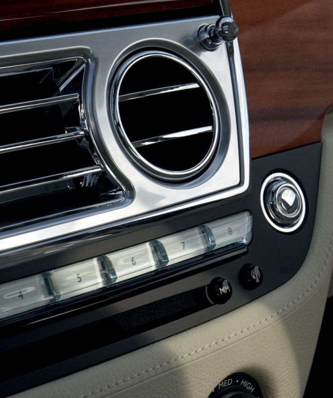 Rolls-Royce-Ghost-photosi-17.jpg