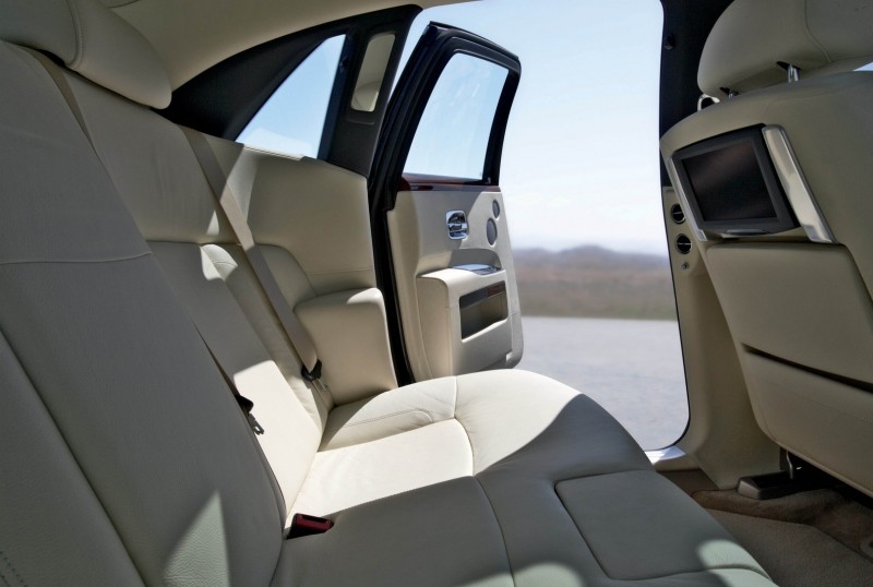 Rolls-Royce-Ghost-photosi-30.jpg