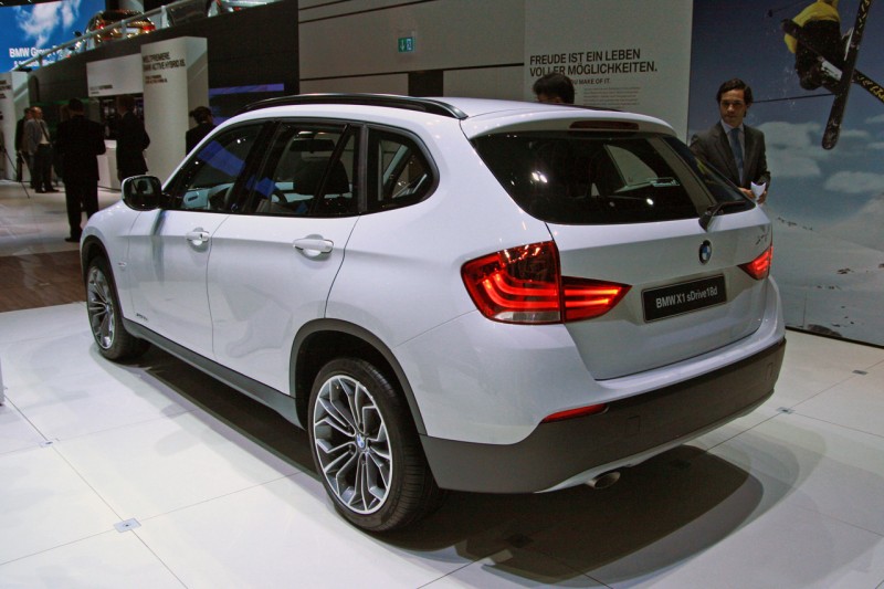 02-2010-bmw-x1.jpg