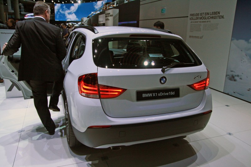 03-2010-bmw-x1.jpg