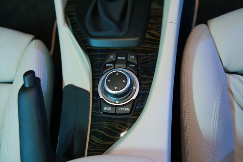 13-2010-bmw-x1.jpg