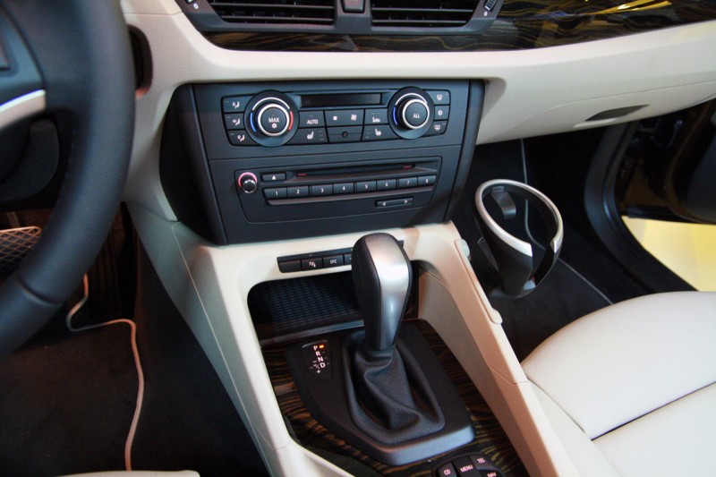 14-2010-bmw-x1.jpg
