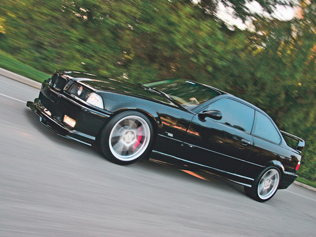 160_0608_et_01z+1995_BMW_318is+Front_Side_Driving.jpg