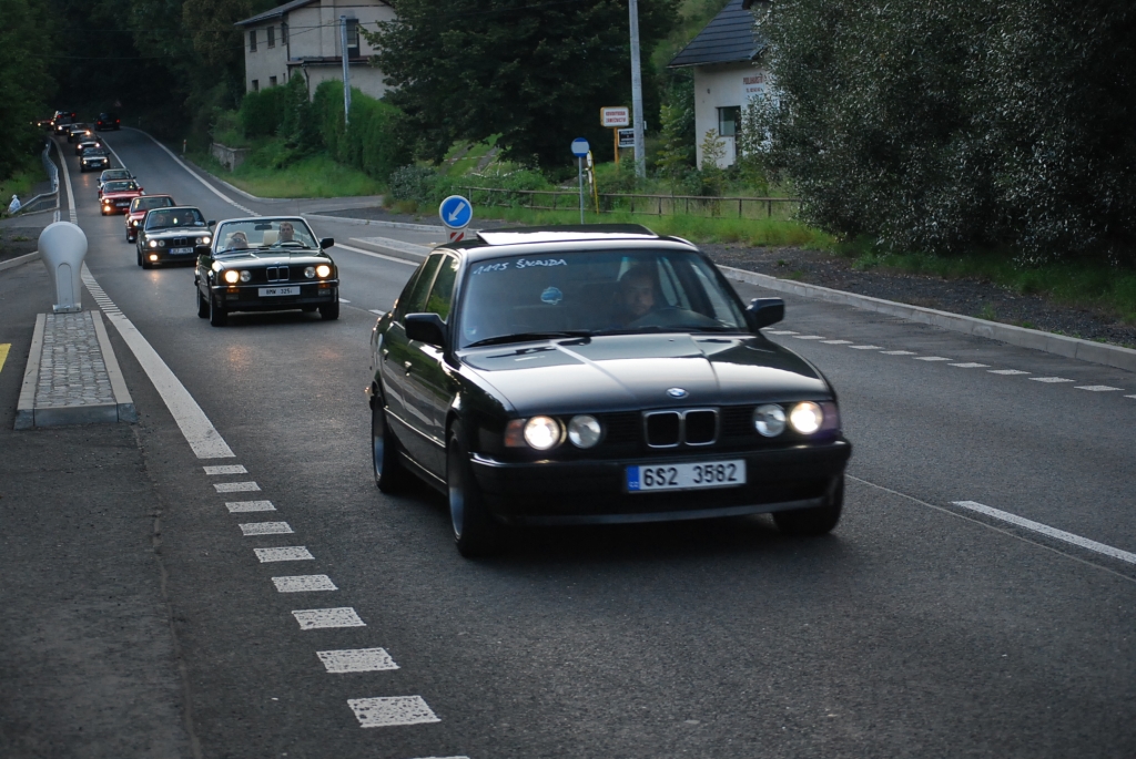 bigbmw2zy1.jpg