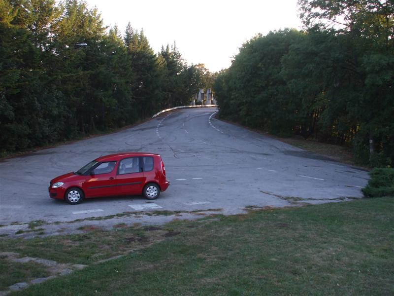 prijazdovka na vrsok (Medium).JPG