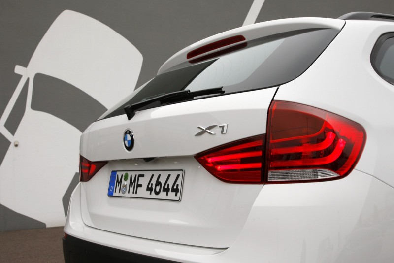 bmw-x1-alpinwhite-63.jpg (205.52 KiB) 2114 zobrazení bmw-x1-alpinwhite-63.jpg