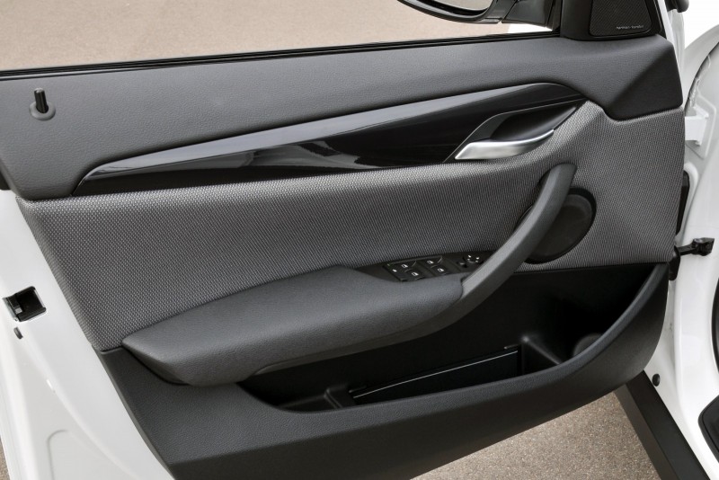 bmw-x1-alpinwhite-91.jpg (441.94 KiB) 2114 zobrazení bmw-x1-alpinwhite-91.jpg