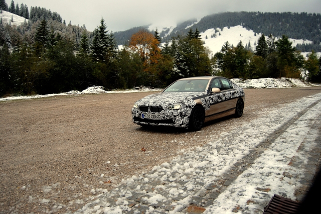 bmw_5_series_spy_shots_2009_003.jpg
