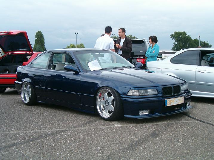 loweurobluebmzl8.jpg