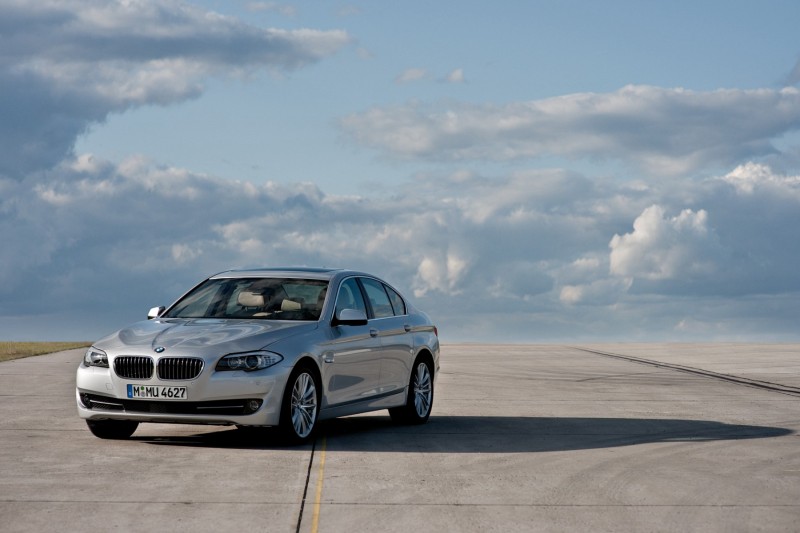 new-wallpapers-2011-bmw-5-series-6.jpg