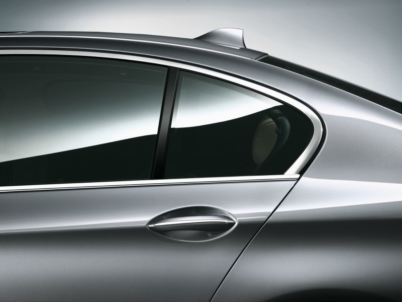 new-wallpapers-2011-bmw-5-series-5.jpg