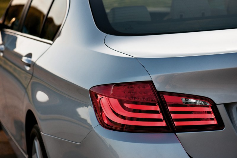 new-wallpapers-2011-bmw-5-series-7.jpg