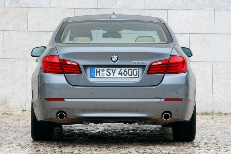 2011_bmw_5series_rear_fd_1_1600.jpg