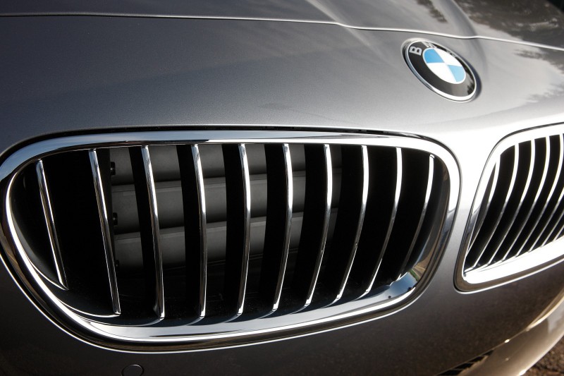 2011_bmw_5series_det_fd_3_1600.jpg